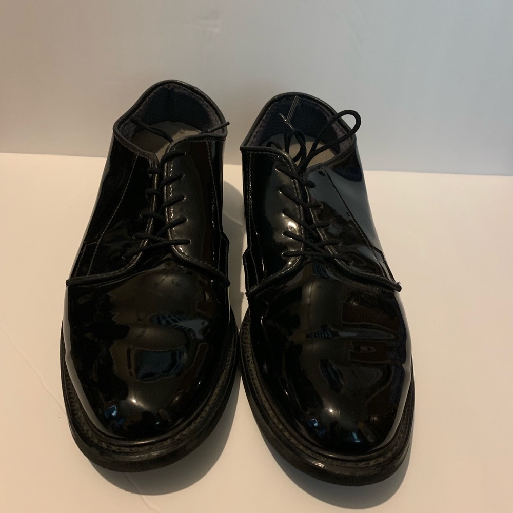 Bates high gloss dress shoe size 8.5